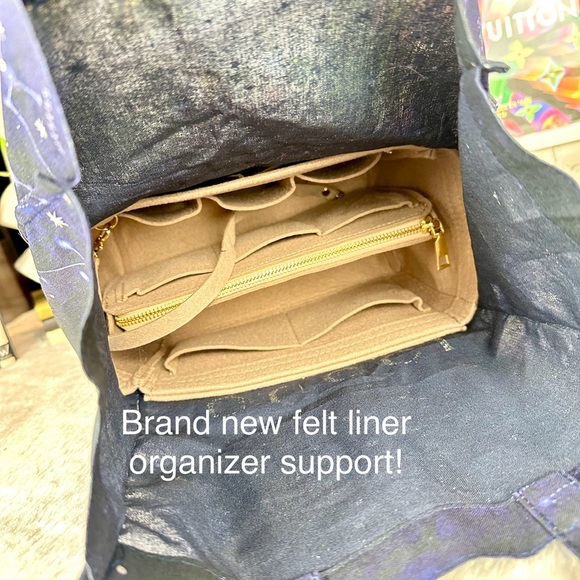 GUCCI galaxy space cloth shopping tote bag with sturdy organizer insert - Picture 6 of 10